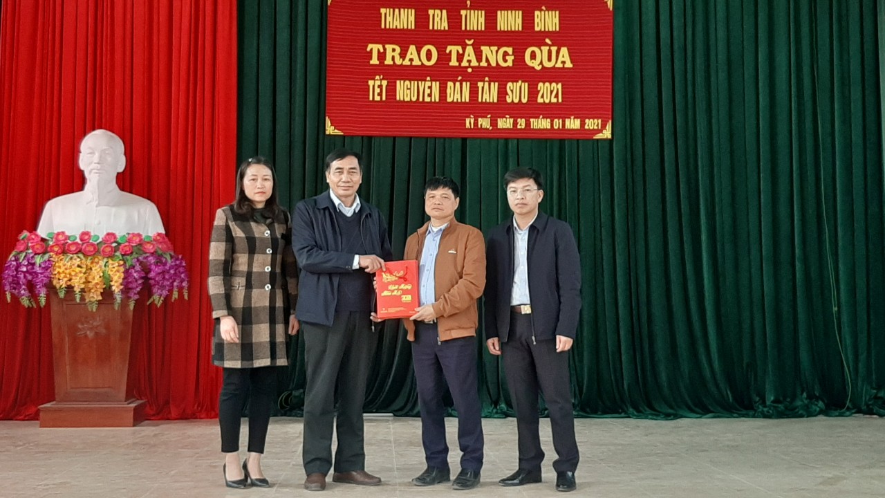 Thanh tra tỉnh Ninh Bình trao tặng quà tết nguyên đán tân sửu 2021 tại xã Kỳ Phú